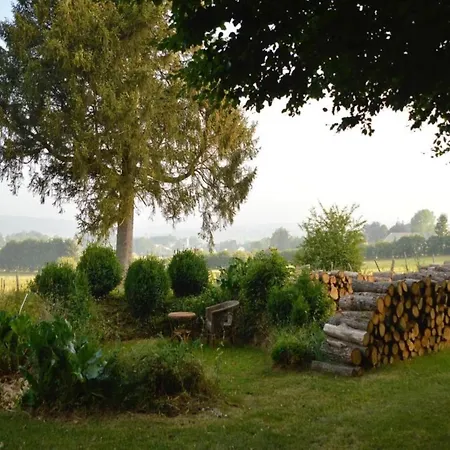 Eifel Garden Hideaway, Cleaning Included *