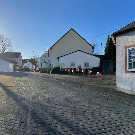 Eifel Garden Hideaway, Cleaning Included * Oberstadtfeld